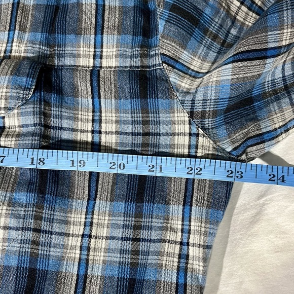 Kuhl Shirt Mens Medium M Blue Plaid Button Up Long‎ Sleeve Hiking Outdoor Cotton - Picture 10 of 11